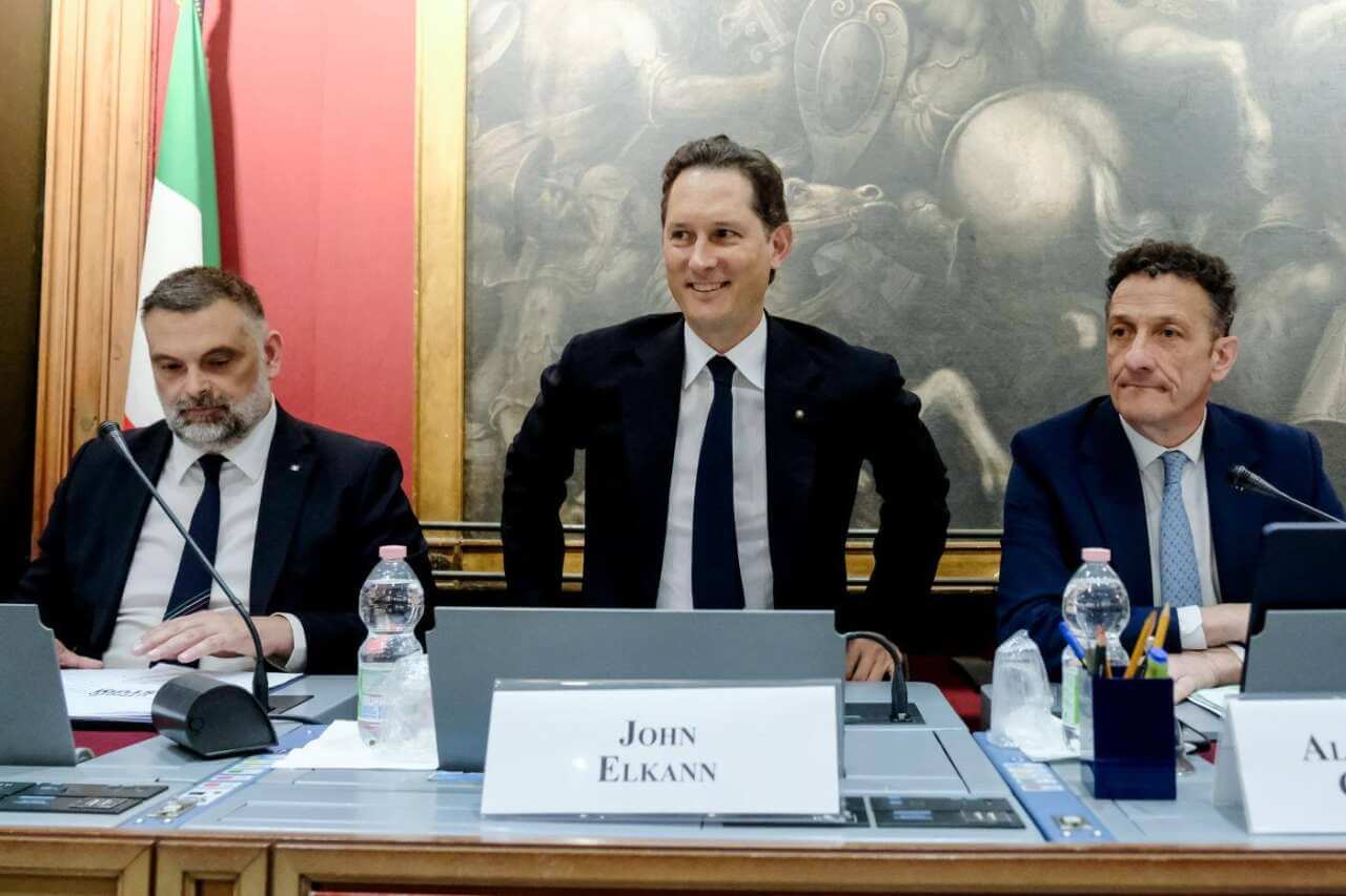 Stellantis, Elkann in Parlamento rassicura: «L’Italia è centrale, investimenti per 2 miliardi nel 2025» Stellantis, Elkann in Parlamento rassicura: «L’Italia è centrale, investimenti per 2 miliardi nel 2025»