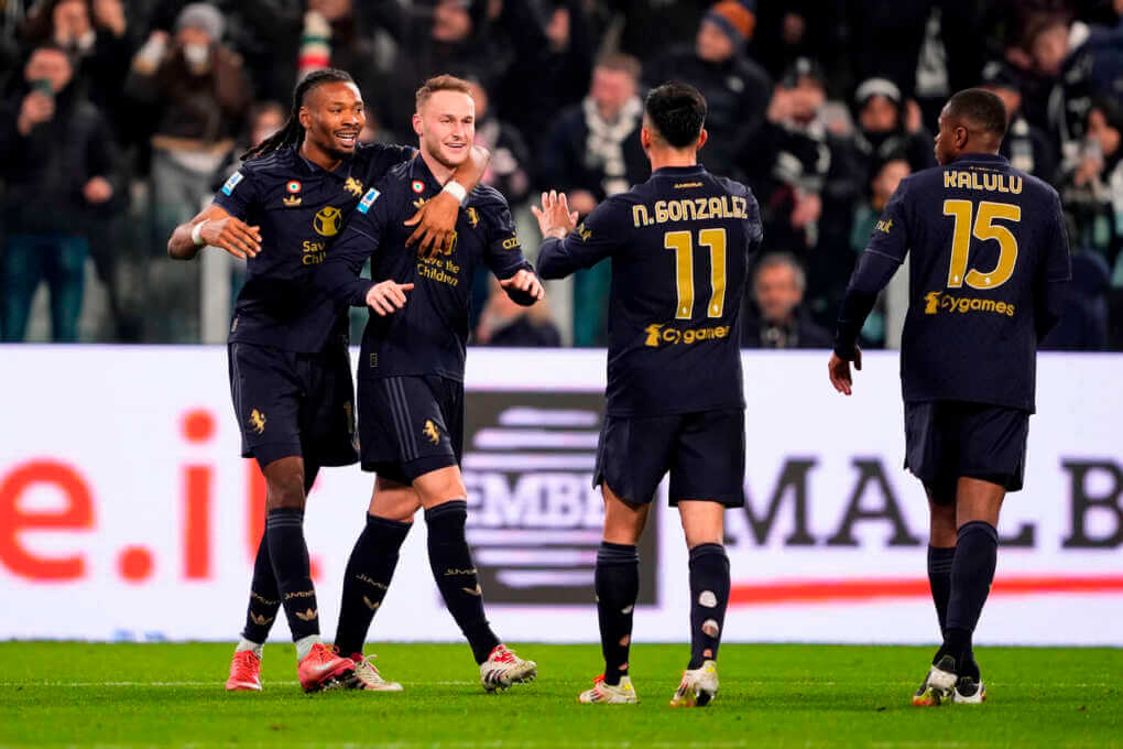 Serie A, la Juventus batte 2-0 il Verona e si porta a sei punti dalla capolista Inter Serie A, la Juventus batte 2-0 il Verona e si porta a sei punti dalla capolista Inter