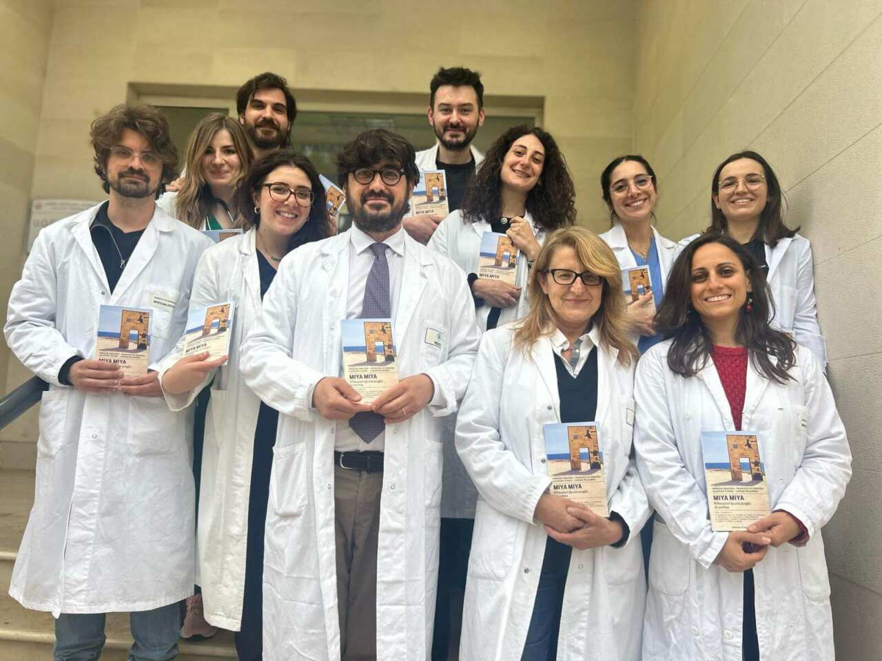 Medici specializzandi dell’UniBa assistono i migranti a Lampedusa: la loro esperienza in un libro Medici specializzandi dell’UniBa assistono i migranti a Lampedusa: la loro esperienza in un libro