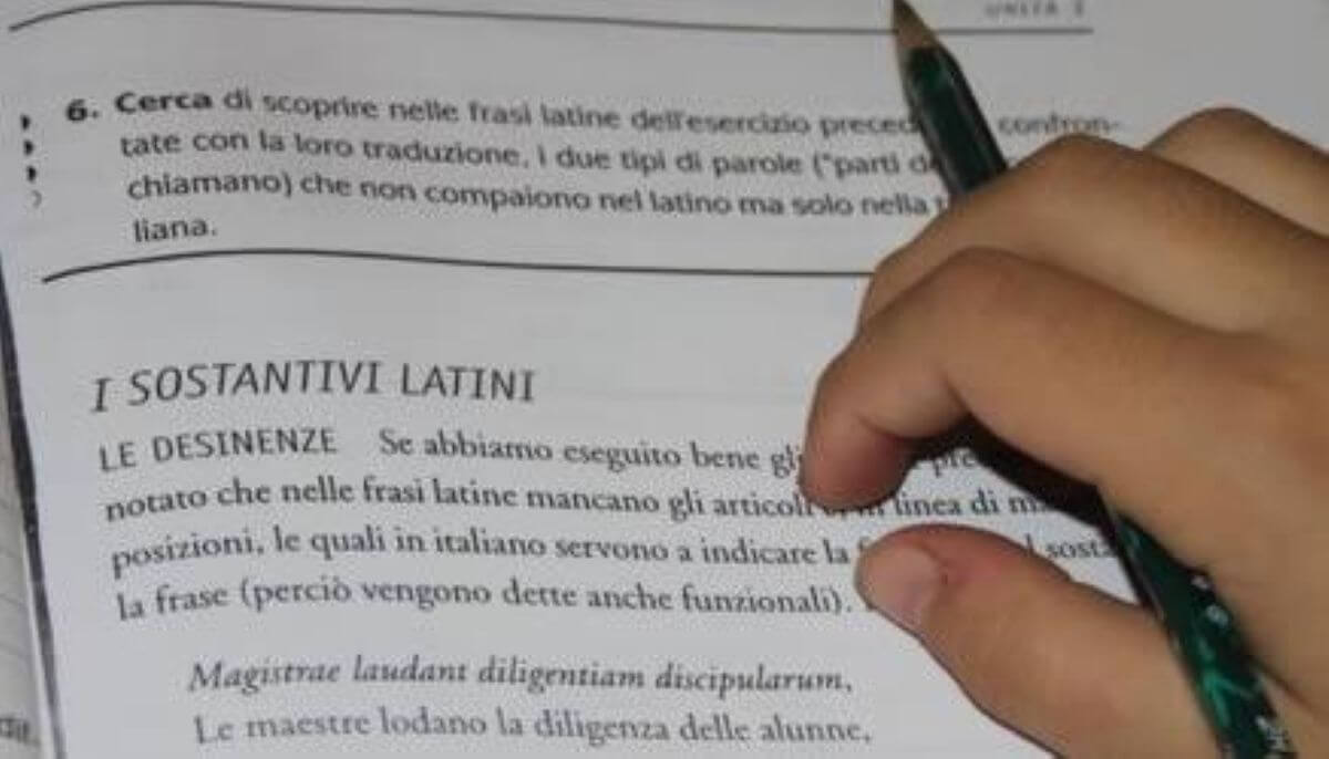 Il latino torna per dare voce all’attualità