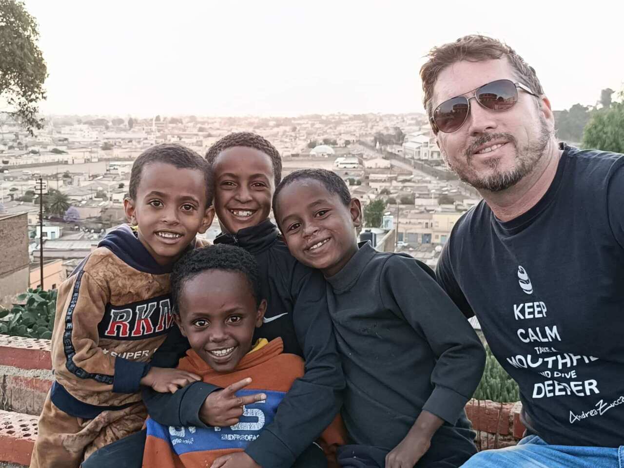 Da Taranto al Corno d’Africa per curare i bimbi malati: «Il miglior regalo per i 50 anni»