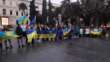 Bari, sit-in di solidarietà all’Ucraina in piazza Umberto: «Zelensky bullizzato dagli Usa» – VIDEO