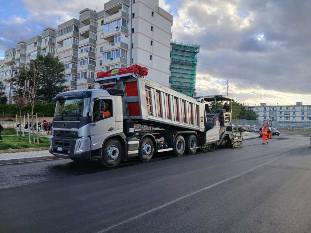 Bari, 27 milioni di euro per la manutenzione delle strade e dei marciapiedi nei 5 Municipi della città Bari, 27 milioni di euro per la manutenzione delle strade e dei marciapiedi nei 5 Municipi della città