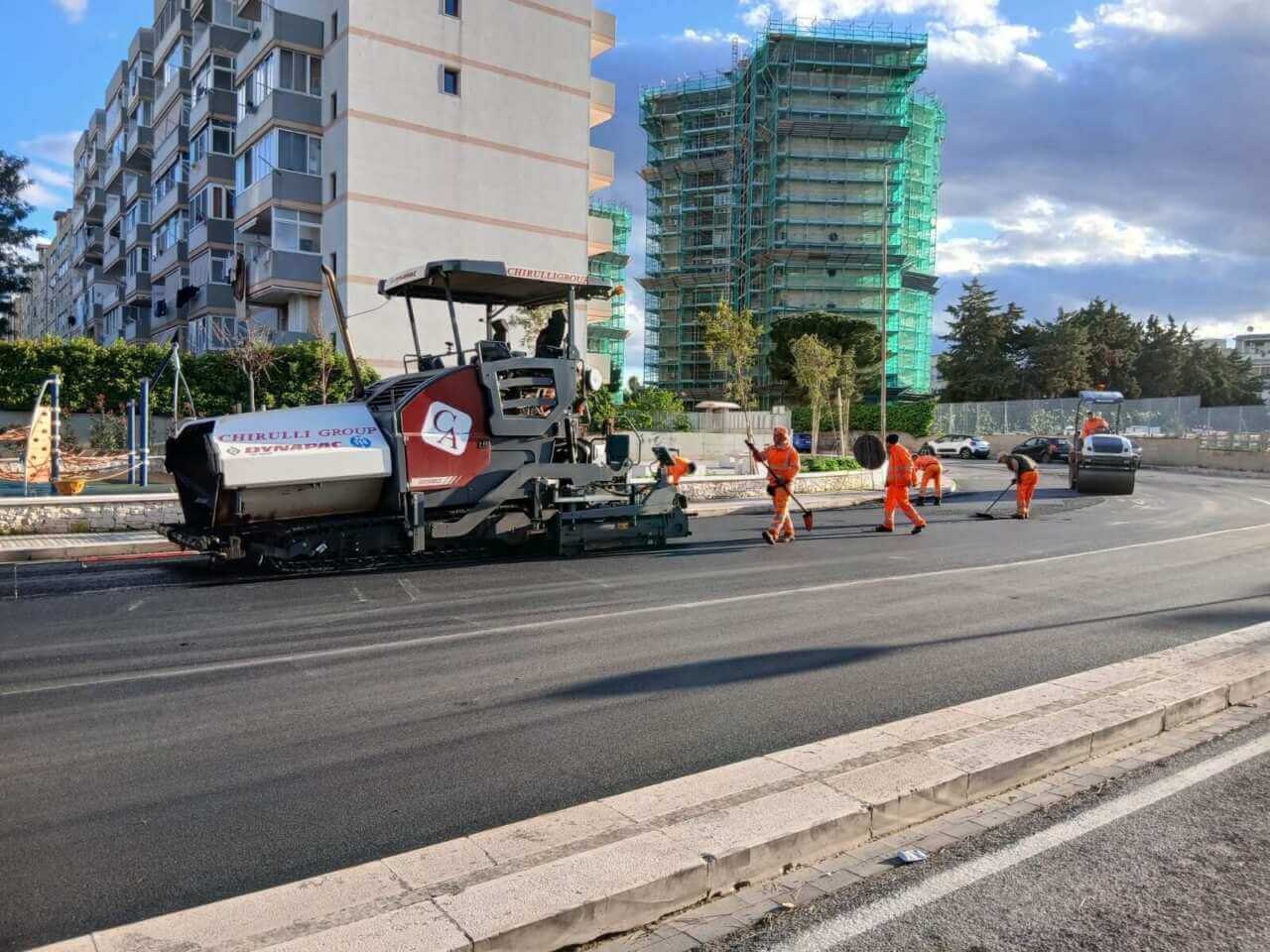 Bari, 27 milioni di euro per la manutenzione delle strade e dei marciapiedi nei 5 Municipi della città Bari, 27 milioni di euro per la manutenzione delle strade e dei marciapiedi nei 5 Municipi della città