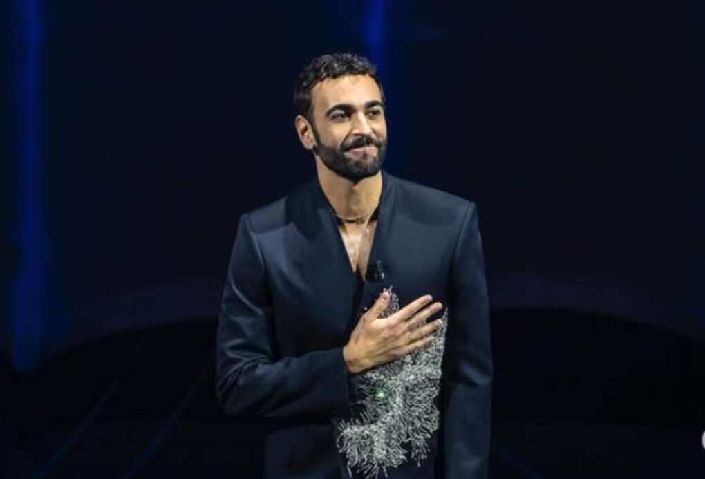 Marco Mengoni annuncia il tour “Live in Europe 2025”: il 20 luglio sarà allo stadio San Nicola a Bari