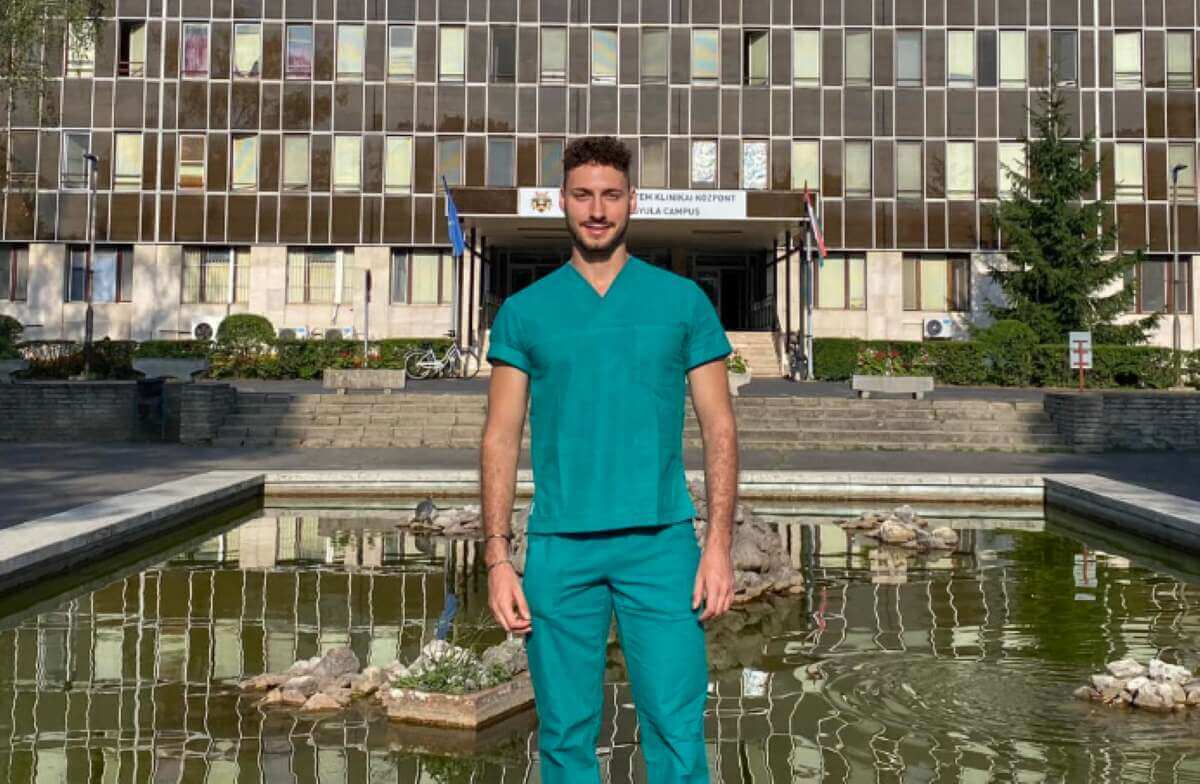 Volo Roma-Atlanta: il medico tarantino Nicolò Valentini salva passeggera colpita da malore Volo Roma-Atlanta: il medico tarantino Nicolò Valentini salva passeggera colpita da malore