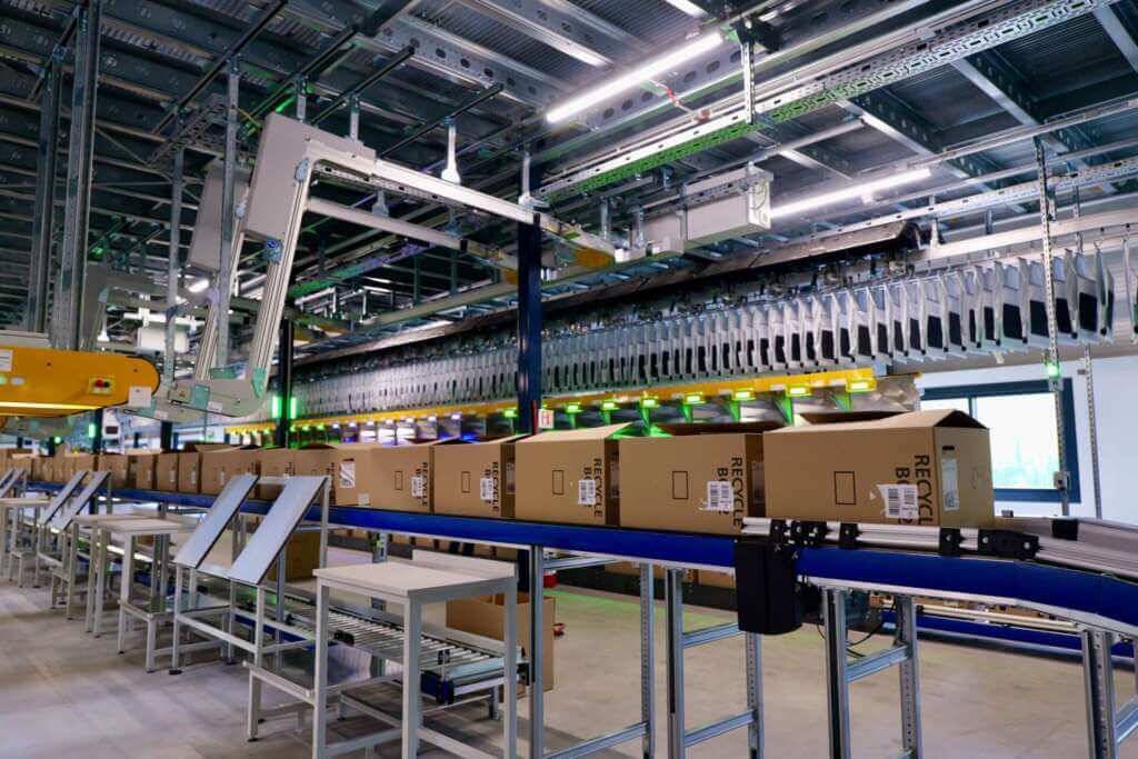 Bari, Ovs accelera su innovazione e economia circolare: investimento da 33 mln per 125 posti di lavoro – VIDEO Bari, Ovs accelera su innovazione e economia circolare: investimento da 33 mln per 125 posti di lavoro – VIDEO