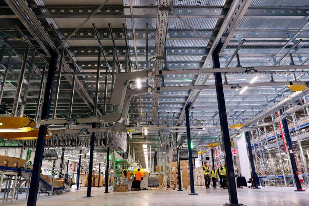 Bari, Ovs accelera su innovazione e economia circolare: investimento da 33 mln per 125 posti di lavoro – VIDEO Bari, Ovs accelera su innovazione e economia circolare: investimento da 33 mln per 125 posti di lavoro – VIDEO