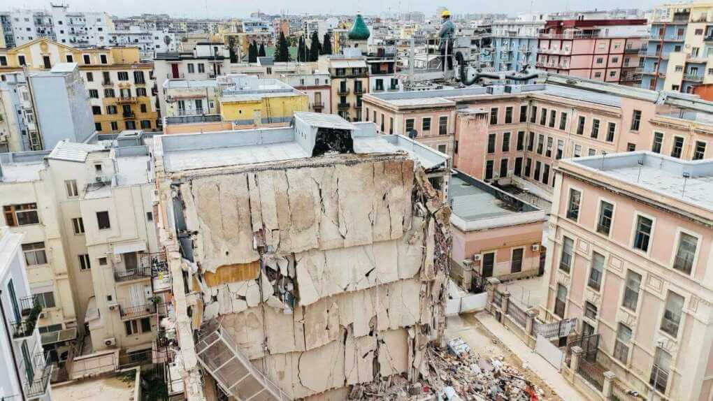 Palazzina crollata a Bari, l’amministratore di condominio ascoltato in Questura