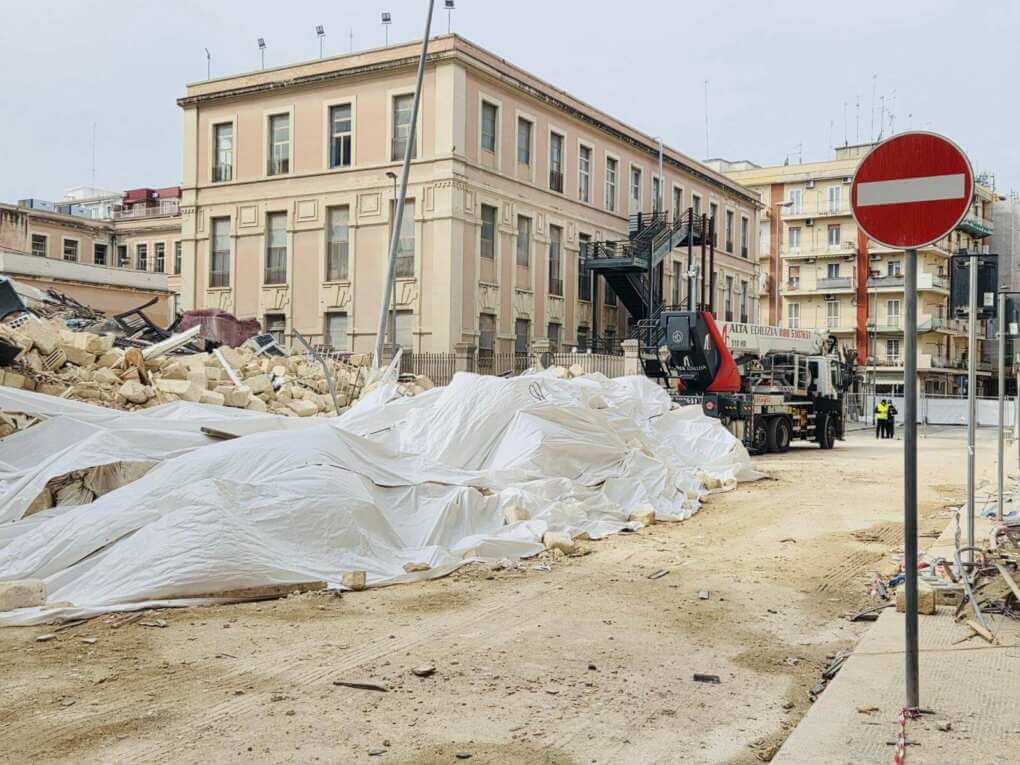 Palazzina crollata a Bari, gli sfollati sistemati negli alloggi Adisu: tempi lunghi per i residenti di via Pinto