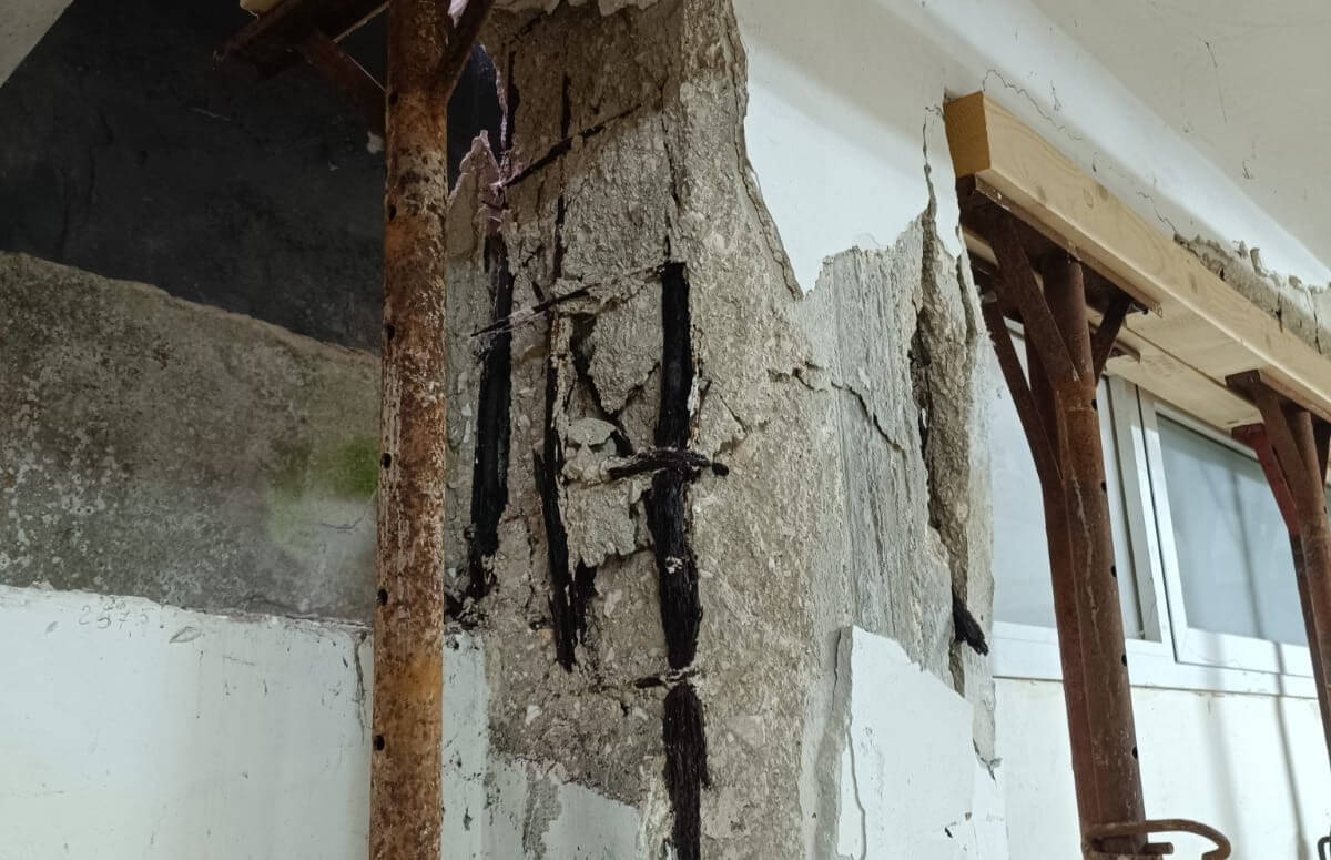 Palazzina a rischio crollo a Bari, dopo il sopralluogo via alle operazioni di consolidamento