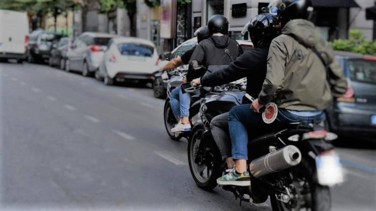 Bari, spaccio di coca e marijuana: sequestri al quartiere Libertà e nel centro storico. Tre arresti Bari, spaccio di coca e marijuana: sequestri al quartiere Libertà e nel centro storico. Tre arresti