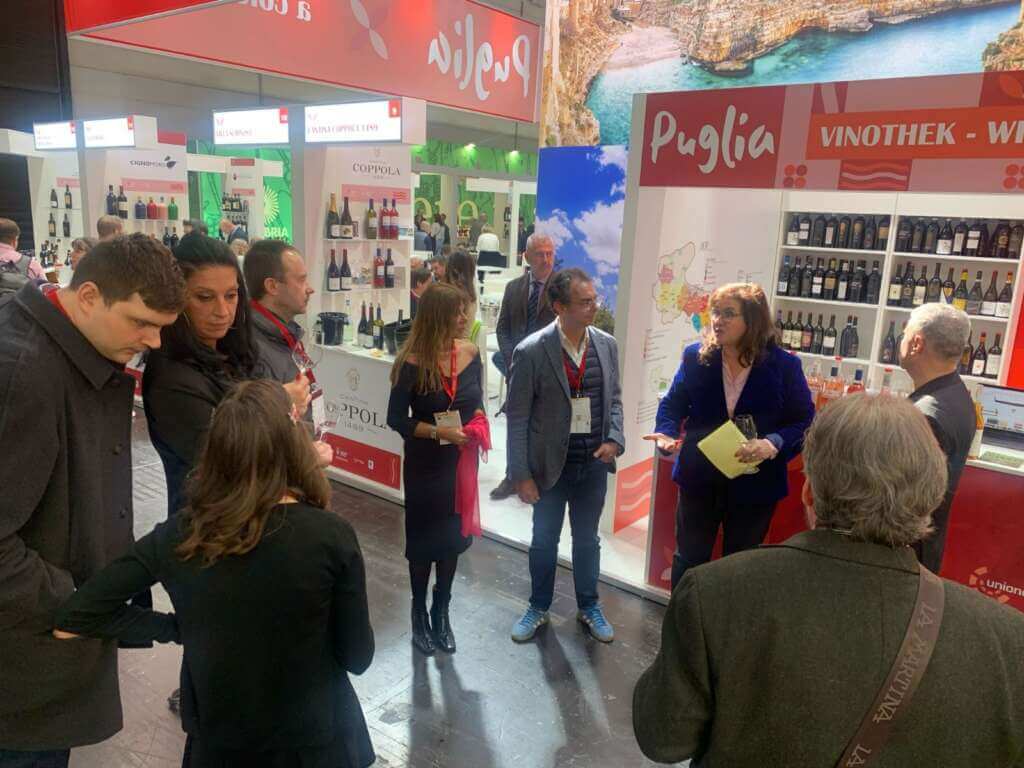 Galleria foto 'Puglia protagonista al ProWein 2025, un successo tra innovazione e tradizione vitivinicola – FOTO' - foto 4
