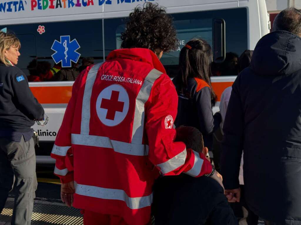 Galleria foto 'Bimba palestinese di 5 anni arriva a Bari con la famiglia: sarà curata al Policlinico – VIDEO' - foto 1