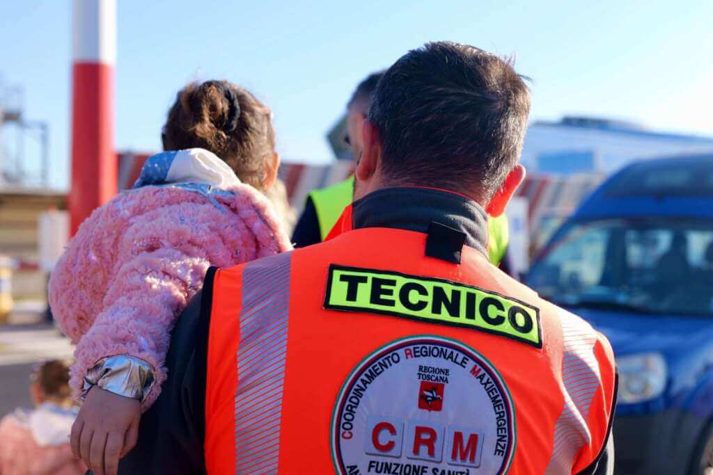 Galleria foto 'Bimba palestinese di 5 anni arriva a Bari con la famiglia: sarà curata al Policlinico – VIDEO' - foto 12