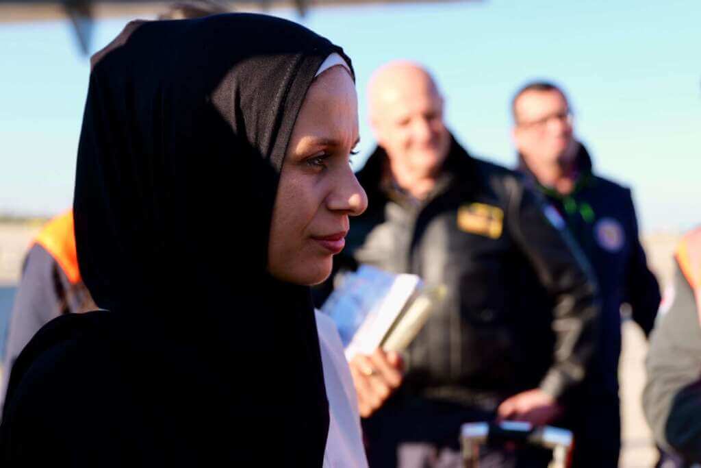 Galleria foto 'Bimba palestinese di 5 anni arriva a Bari con la famiglia: sarà curata al Policlinico – VIDEO' - foto 4