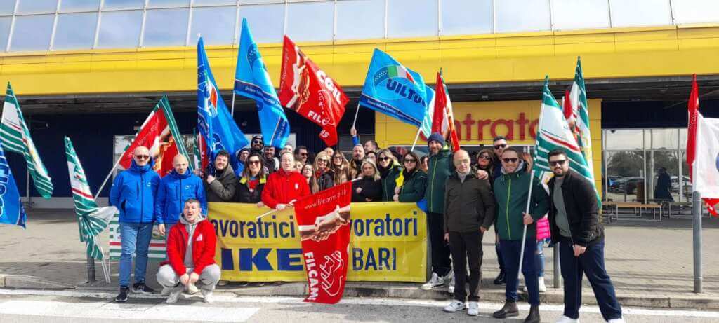 Galleria foto 'Ikea, lavoratori in rivolta anche a Bari: «Vogliamo dignità e parità di diritti». La replica dell’azienda' - foto 1