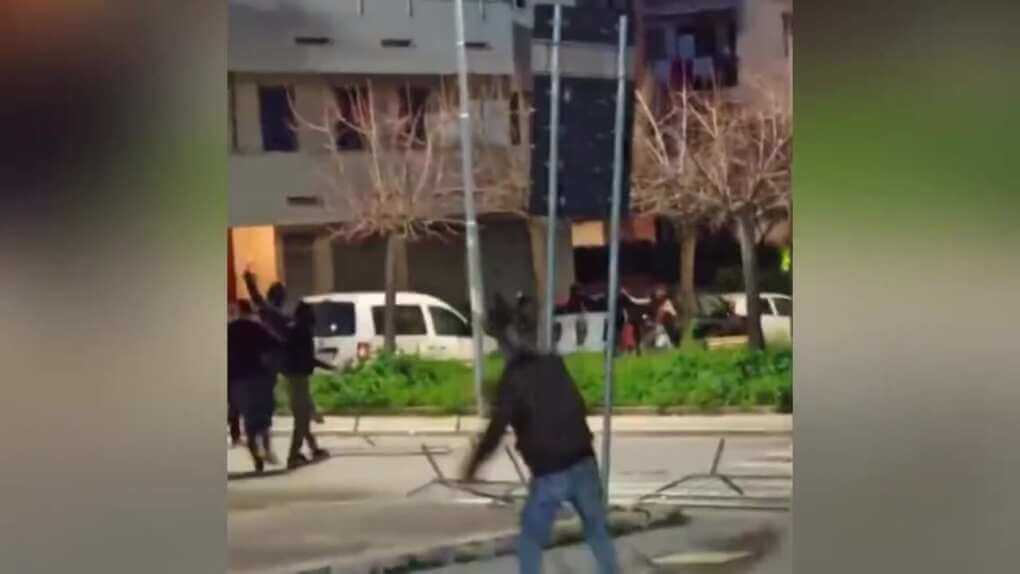 Domenica di follia a Fasano, scontri tra tifosi dopo la partita contro il Brindisi: «Ora sanzioni» – VIDEO Domenica di follia a Fasano, scontri tra tifosi dopo la partita contro il Brindisi: «Ora sanzioni» – VIDEO