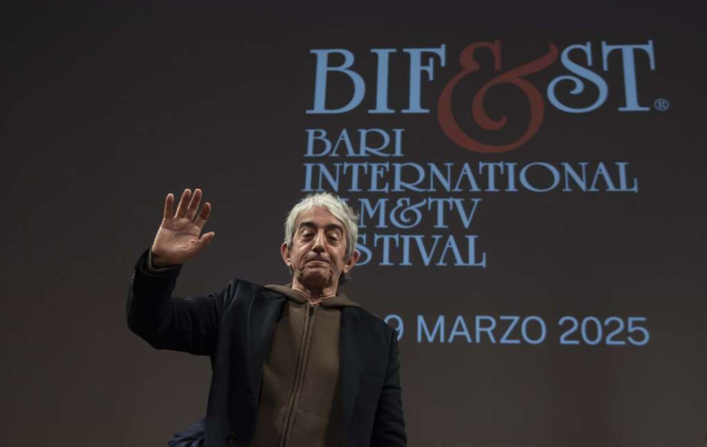 Sergio Rubini al Bif&st tra cinema, Puglia e AI: «Un algoritmo potrà generare solo un pubblico di algoritmi» – FOTO Sergio Rubini al Bif&st tra cinema, Puglia e AI: «Un algoritmo potrà generare solo un pubblico di algoritmi» – FOTO