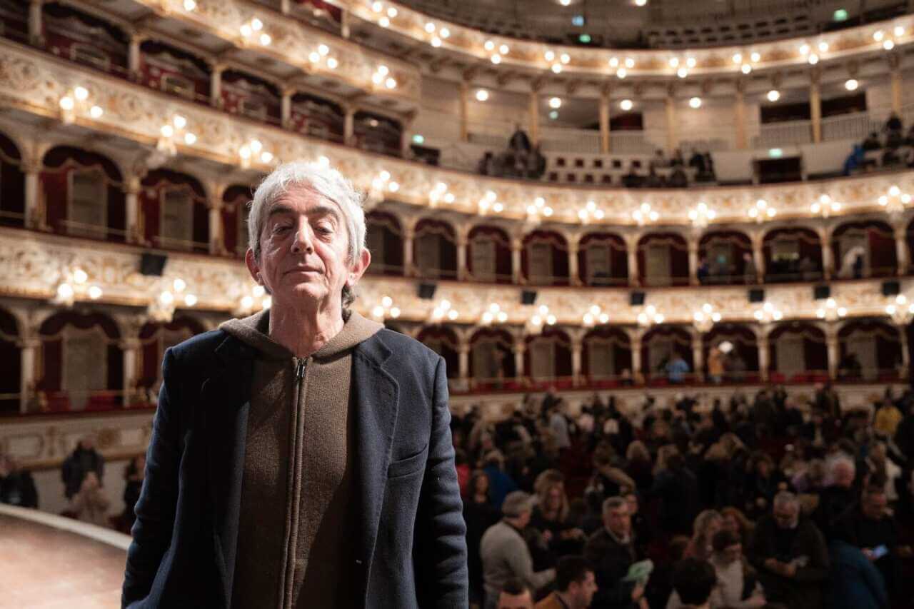 Sergio Rubini al Bif&st tra cinema, Puglia e AI: «Un algoritmo potrà generare solo un pubblico di algoritmi» – FOTO Sergio Rubini al Bif&st tra cinema, Puglia e AI: «Un algoritmo potrà generare solo un pubblico di algoritmi» – FOTO