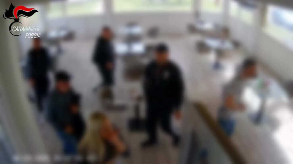 San Severo, 42enne gambizzato in pieno giorno davanti a un bar: arrestato un uomo – VIDEO