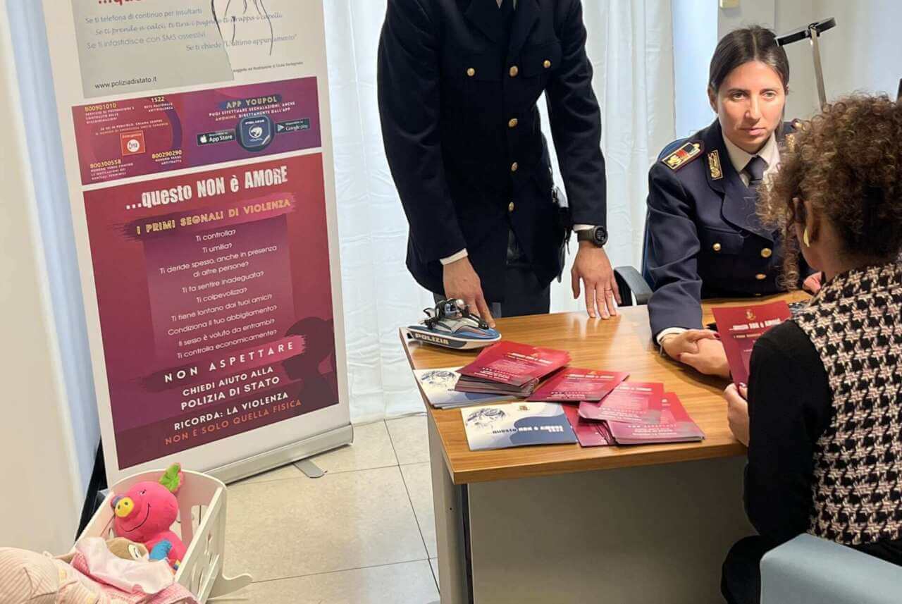 Bari, in Questura una stanza di ascolto riservato: è dedicata alle vittime di violenza di genere – FOTO