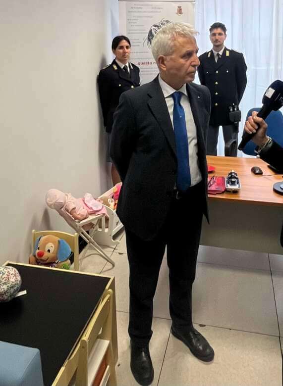 Bari, in Questura una stanza di ascolto riservato: è dedicata alle vittime di violenza di genere – FOTO