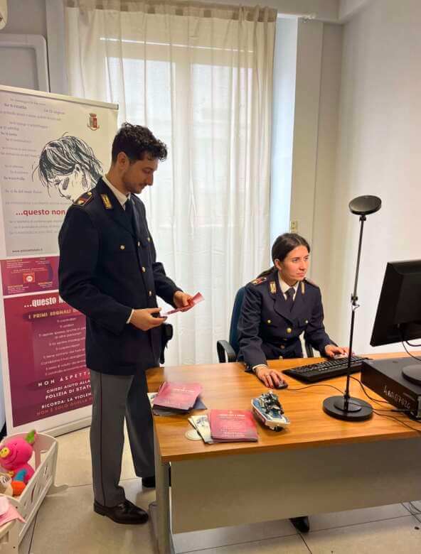 Bari, in Questura una stanza di ascolto riservato: è dedicata alle vittime di violenza di genere – FOTO