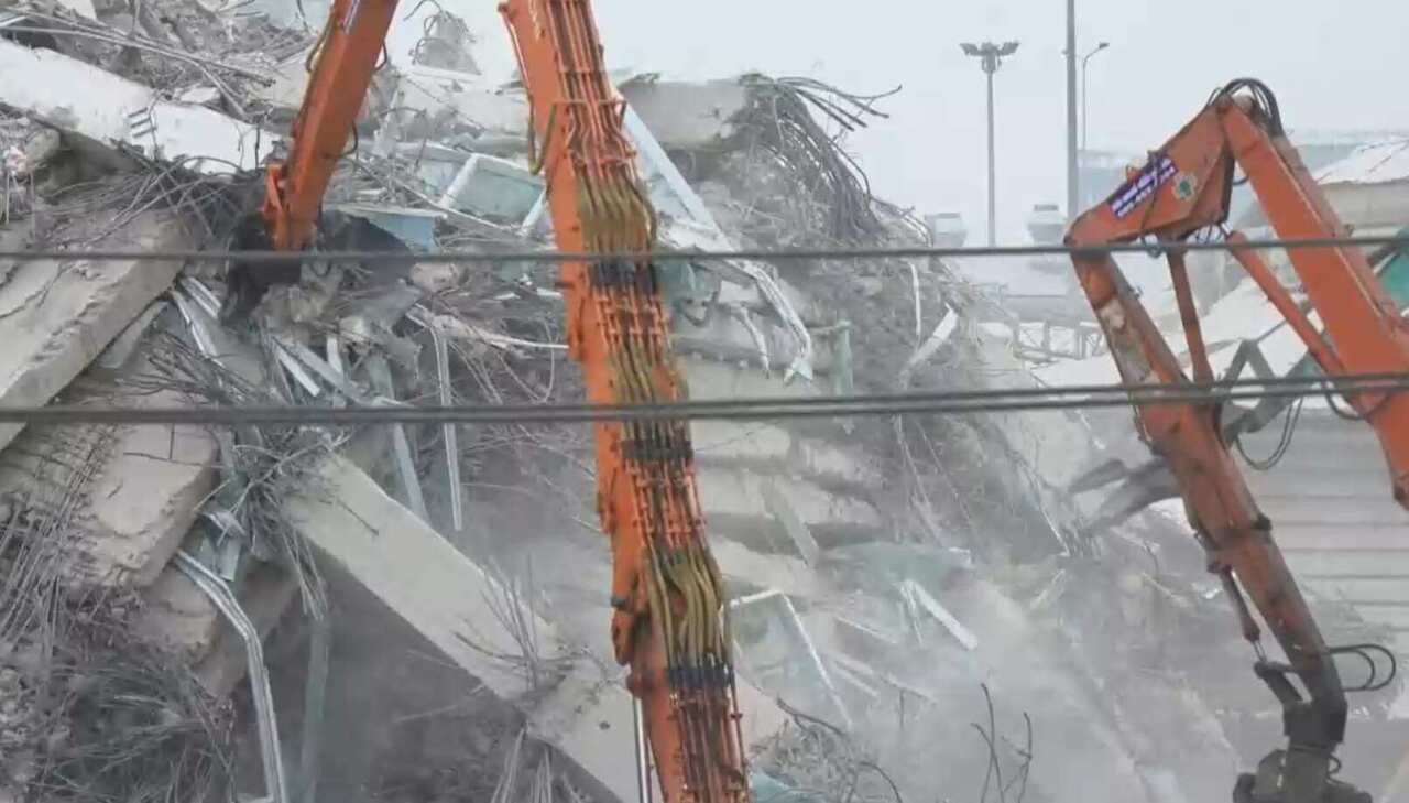 Terremoto in Myanmar e Thailandia, nuove scosse: almeno 2mila morti. Si continua a scavare Terremoto in Myanmar e Thailandia, nuove scosse: almeno 2mila morti. Si continua a scavare