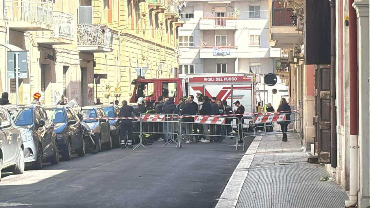 Bari, palazzina a rischio crollo nel quartiere San Pasquale: sgomberato lo stabile – VIDEO