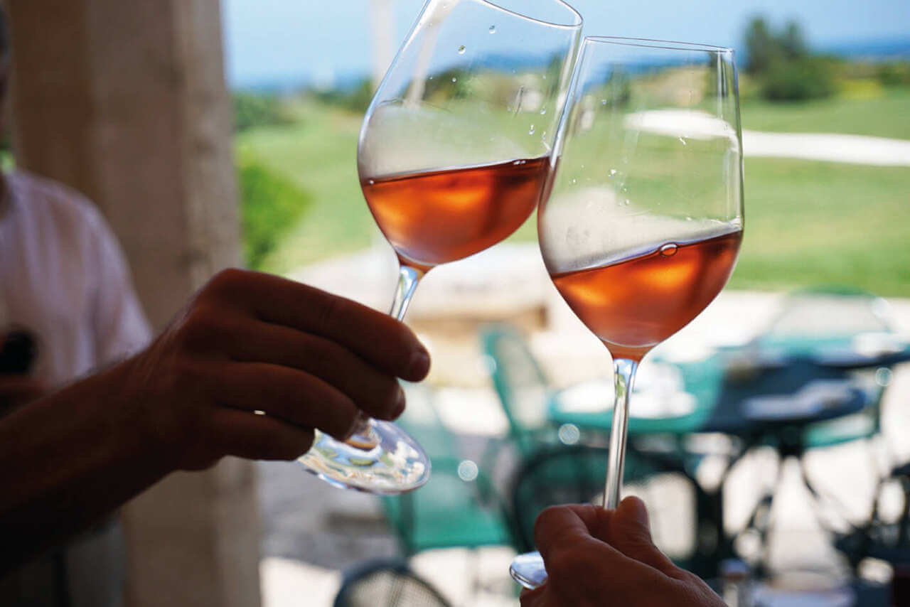La Puglia protagonista al Vinitaly di Verona con 106 espositori e 4 consorzi di tutela La Puglia protagonista al Vinitaly di Verona con 106 espositori e 4 consorzi di tutela