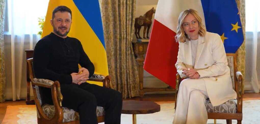 Ucraina, Meloni incontra Zelensky a Londra: «L’Italia è con Kiev. Impegnati per pace giusta» Ucraina, Meloni incontra Zelensky a Londra: «L’Italia è con Kiev. Impegnati per pace giusta»