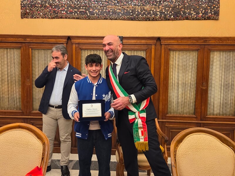 Bari, premiato il ginnasta 21enne barese Matteo Steven: «”Prestato” a Ferrara per inseguire il suo sogno»
