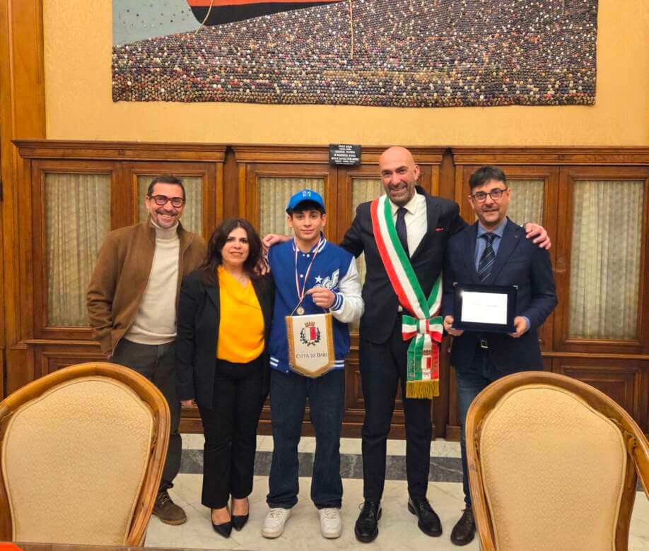 Bari, premiato il ginnasta 21enne barese Matteo Steven: «”Prestato” a Ferrara per inseguire il suo sogno»