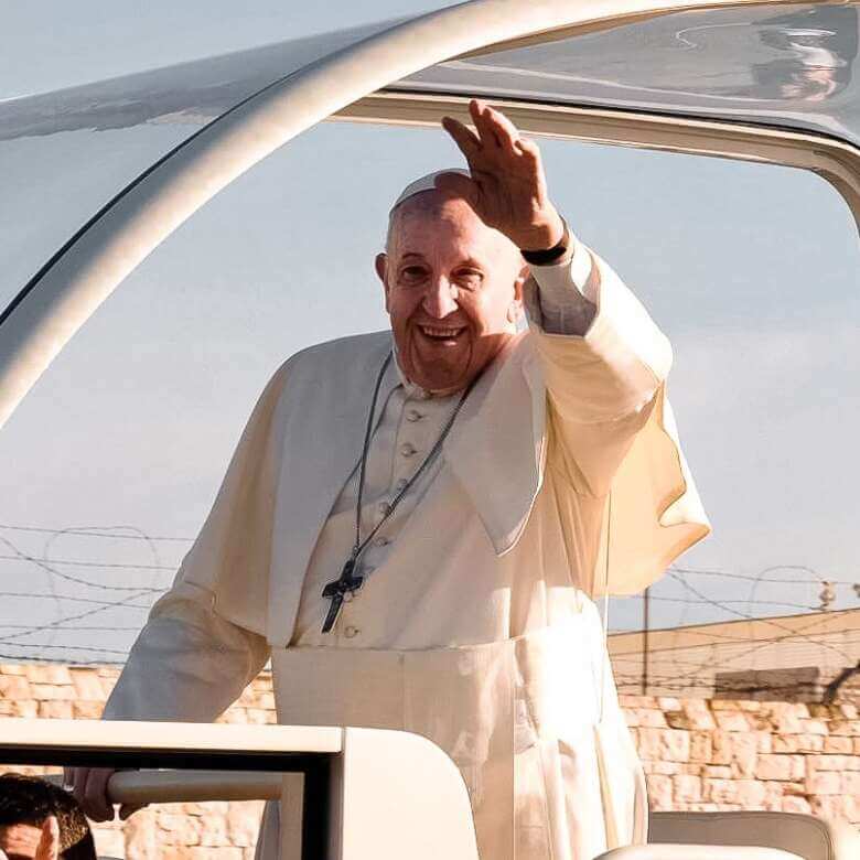 Puglia, le campane suonano a lutto per la morte del Papa. Emiliano: «Ci ha insegnato il senso della giustizia»