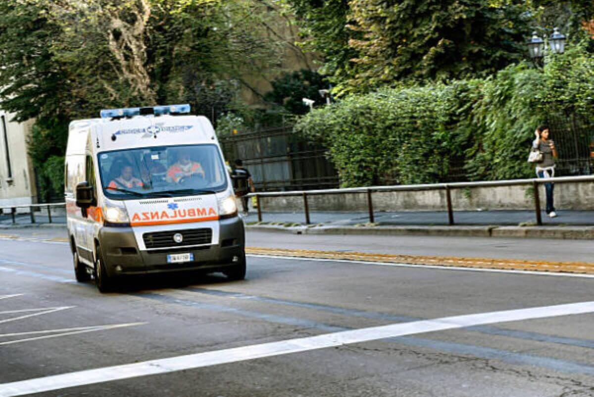 Auto finisce fuori strada nella notte nel Perugino: muoiono due 17enni, tre ragazzi feriti Auto finisce fuori strada nella notte nel Perugino: muoiono due 17enni, tre ragazzi feriti