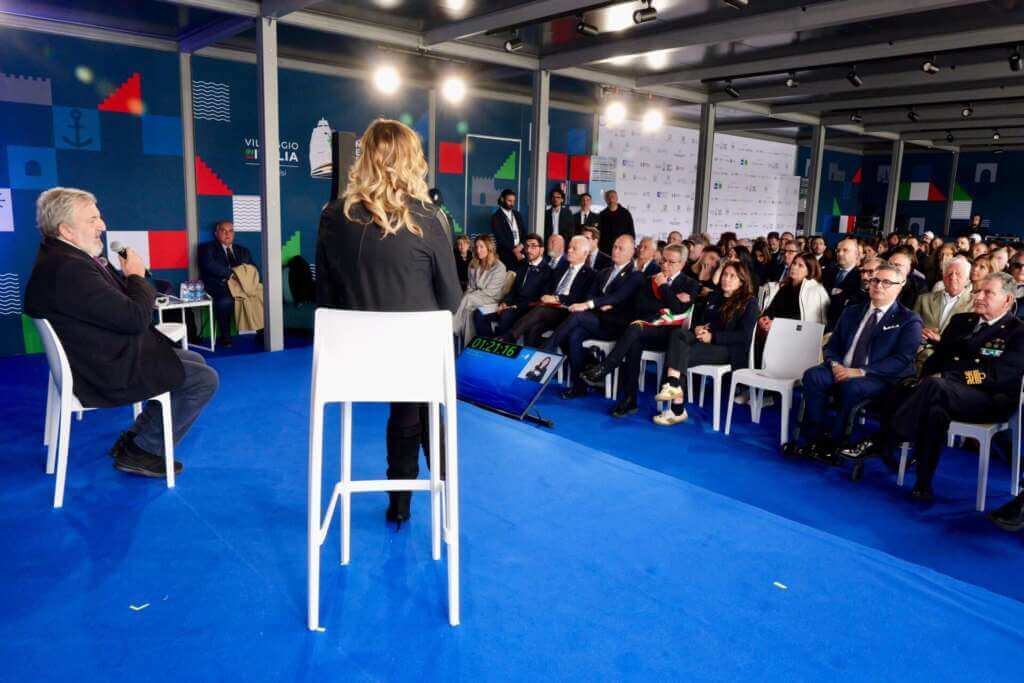 Brindisi, Emiliano al convegno sulla disabilità sull’Amerigo Vespucci: «Serve dialogo e lealtà» – VIDEO