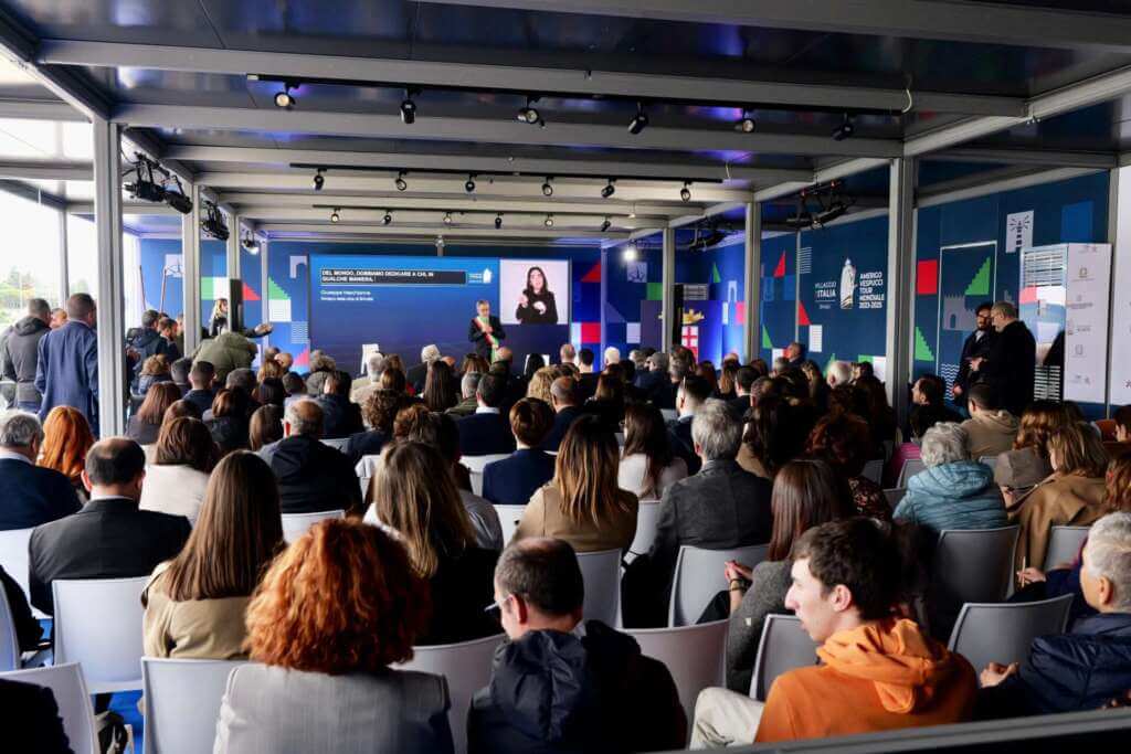 Brindisi, Emiliano al convegno sulla disabilità sull’Amerigo Vespucci: «Serve dialogo e lealtà» – VIDEO