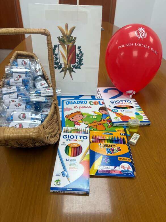 “Un Sabato Speciale”, la Polizia Locale e Abio Bari regalano sorrisi ai piccoli pazienti del Giovanni XXIII – FOTO