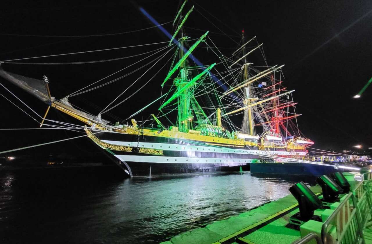 Prosegue il tour Mediterraneo dell’Amerigo Vespucci: la nave lascia Brindisi e fa rotta verso Taranto Prosegue il tour Mediterraneo dell’Amerigo Vespucci: la nave lascia Brindisi e fa rotta verso Taranto