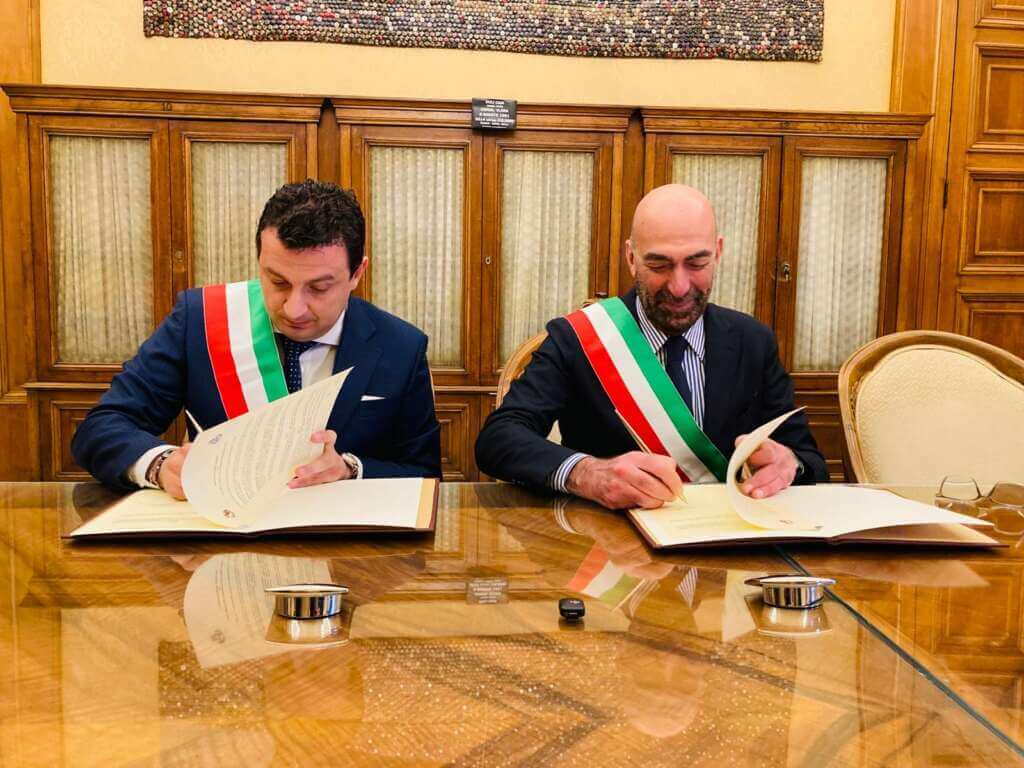 Bari e Missanello unite nel segno di San Nicola e dell’Acquedotto Pugliese: siglato il gemellaggio – FOTO Bari e Missanello unite nel segno di San Nicola e dell’Acquedotto Pugliese: siglato il gemellaggio – FOTO
