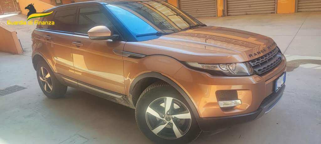 Bancarotta fraudolenta tra Puglia e Lombardia, confiscati beni per 2 mln: anche auto e case di lusso – VIDEO Bancarotta fraudolenta tra Puglia e Lombardia, confiscati beni per 2 mln: anche auto e case di lusso – VIDEO