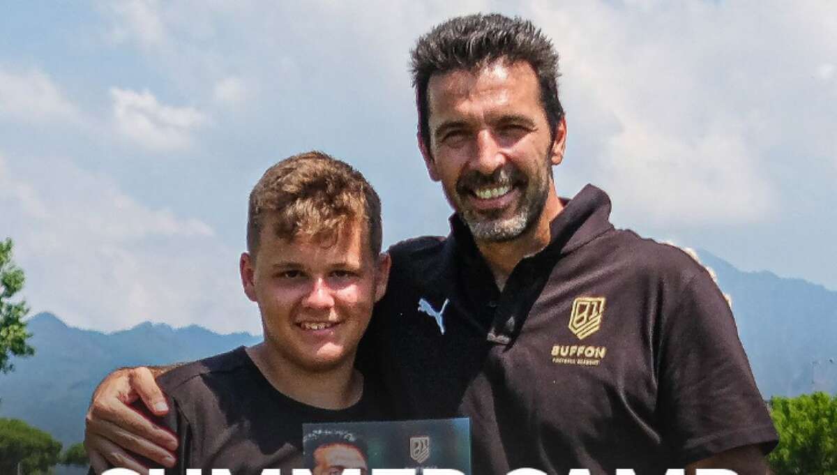 La Buffon Academy arriva a Bari, un campo estivo per i giovani portieri: «Unica tappa al Sud Italia» La Buffon Academy arriva a Bari, un campo estivo per i giovani portieri: «Unica tappa al Sud Italia»