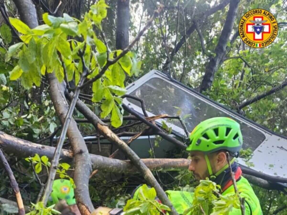 Monte Faito, incidente in funivia: 4 morti. Un ferito in condizioni critiche ma stabili