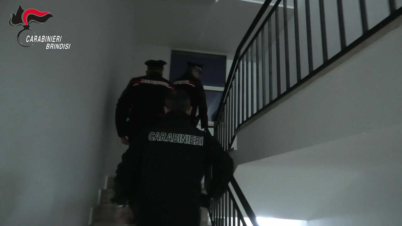 Traffico di droga nel Brindisino, gli ordini partivano dal carcere: il boss usava pc e social – VIDEO Traffico di droga nel Brindisino, gli ordini partivano dal carcere: il boss usava pc e social – VIDEO