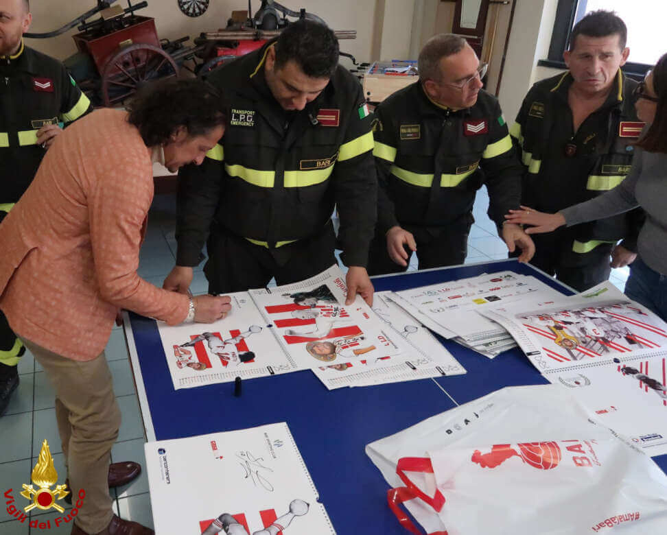 CasaBari e Igor Protti in visita dai vigili del fuoco: «Grazie per il vostro quotidiano impegno» – FOTO CasaBari e Igor Protti in visita dai vigili del fuoco: «Grazie per il vostro quotidiano impegno» – FOTO