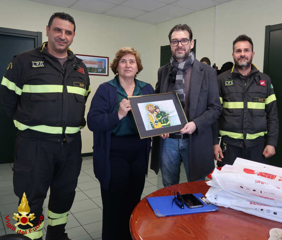 CasaBari e Igor Protti in visita dai vigili del fuoco: «Grazie per il vostro quotidiano impegno» – FOTO CasaBari e Igor Protti in visita dai vigili del fuoco: «Grazie per il vostro quotidiano impegno» – FOTO