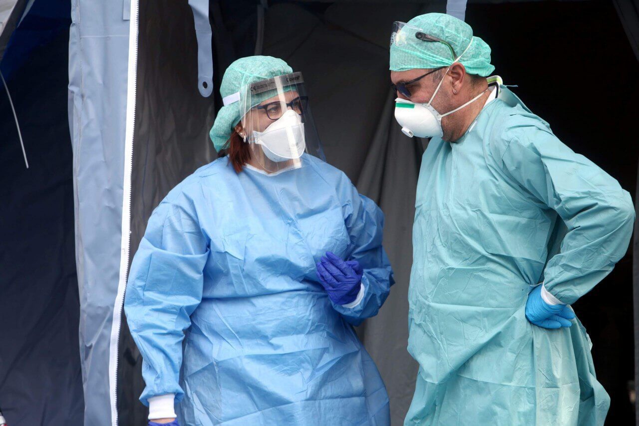 Sanità, boom di assicurazioni private in un anno: curarsi è per i ricchi