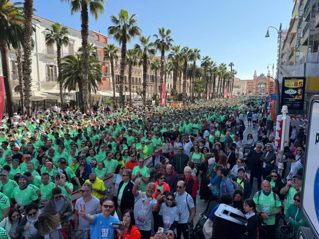 Bari, via alla Deejay Ten: in migliaia ai nastri di partenza dell’evento ideato da Linus – FOTO e VIDEO Bari, via alla Deejay Ten: in migliaia ai nastri di partenza dell’evento ideato da Linus – FOTO e VIDEO