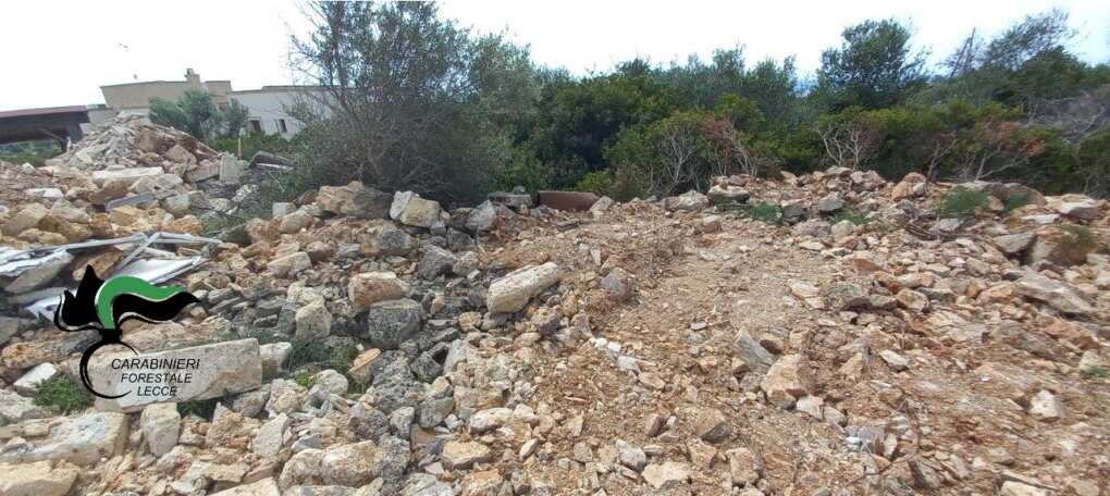 Alliste, scoperta una discarica abusiva in un’area sottoposta a vincolo: denunciato un 70enne